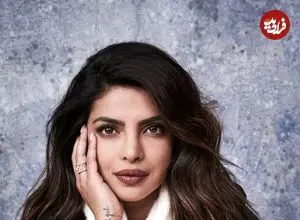 عکس| سفر در زمان؛ «پریانکا چوپرا» در حال امضا دادن به طرفدارانش در آلمان؛ سال 1390