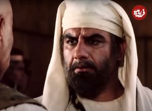 عکس| سفر در زمان؛ «نینیفرکبتا» در حال سخنرانی در یک کنفرانس در آمریکا؛ سال 1403