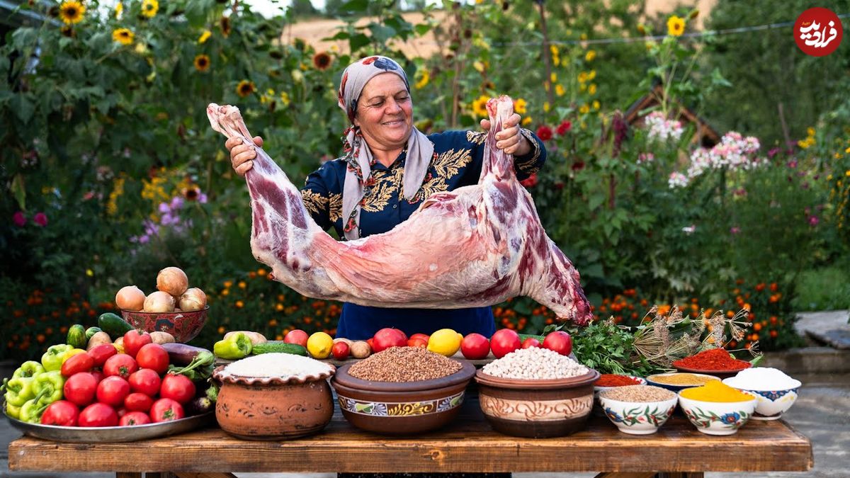 ببینید؛ غذای روستایی در آذربایجان؛ کباب بز کامل و پخت پلو توسط مادربزرگ روستایی