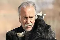 عکس| سفر زمان؛ «عمو خلیل» (سریال نون خ) روی صحنۀ تئاتر؛ سال 1404