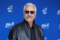 عکس| سفر زمان؛ «مهران مدیری، کیومرث ملک‌مطیعی و مینا لاکانی» در یک فیلم؛ 32 سال قبل