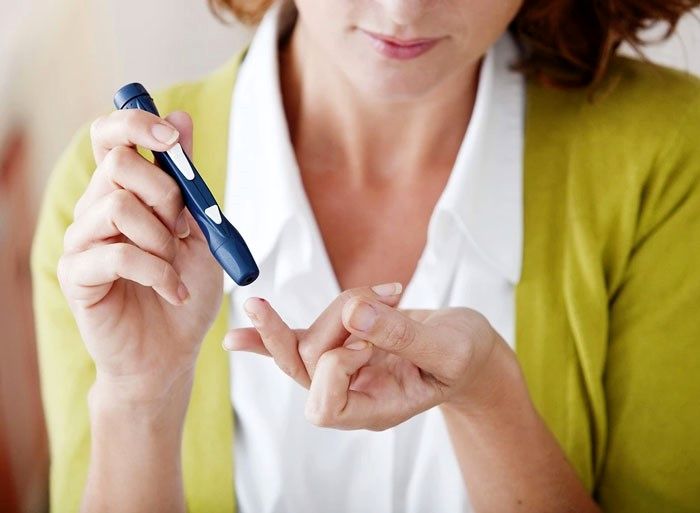 دیابت چیست؟ انواع آن و راهنمای مراجعه به دکتر متخصص غدد