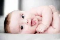 نوزاد چگونه می فهمد به چه کسی اعتماد کند؟ یک تحقیق شگفت‌انگیز!