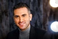 ببینید؛ وقتی هوتن شکیبا با آواز «معروفا» قدرت صدایش را به رخ کشید