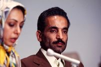 عکس؛ سفر به تاریخ؛ «شهید رجایی» در حال سخنرانی در سازمان ملل؛ سال 1359