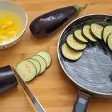 ببینید| طرز تهیه یک غذای ساده با بادمجان