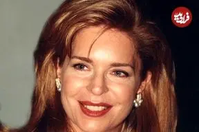 عکس| سفر در زمان؛ «نورالحسین ملکه اردن» در حال بازدید از یک بیمارستان؛ سال 1369