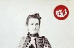 عکس| سفر به ایران قدیم؛ عکس آتلیه‌ای یک زن اروپایی با بادبزن در تهران دوران قاجار
