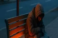 عکس؛ نیمکت‌های گرم‌شونده خیابان‌های ژاپن؛ آغوشی امن برای بی‌خانمان‌ها