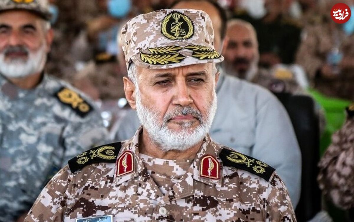 عکس؛ سفر به تاریخ؛ «سردار رشید» در کنار «سردار شادمانی» در هواپیمای نظامی