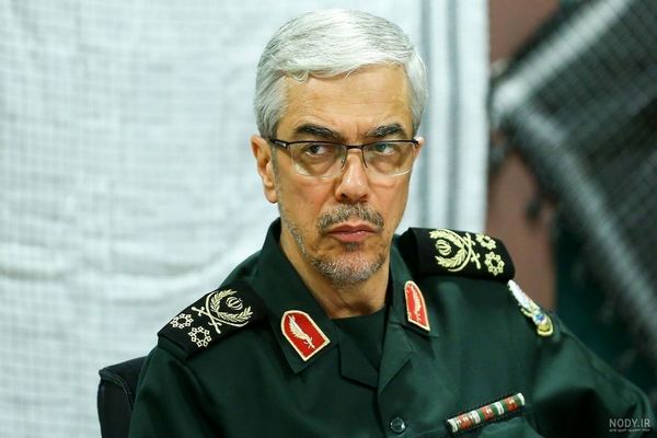 عکس؛ سفر در زمان؛ «سردار رادان، سرلشکر موسوی و سرلشکر باقری» در یک مراسم؛ سال 1402