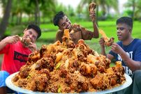 ببینید؛ غذای روستایی در هند؛ پخت چلو بریانی با گوشت گوساله و قلم در طبیعت