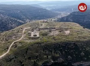 کشف «استادیوم» ۲ هزارساله در کنار یک درّۀ عمیق