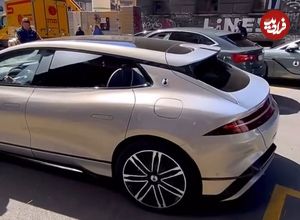 ببینید؛ رونمایی از تکنولوژی خیره کننده پارک و حرکت خرچنگی "دنزا z9" در خیابان های ایتالیا