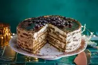 طرز تهیه کیک یخچالی موز و گردو در چند دقیقه