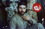 عکس؛ سفر به تاریخ؛ «شهید صیاد شیرازی» در حال تقدیر از «آقاسی» شاعر