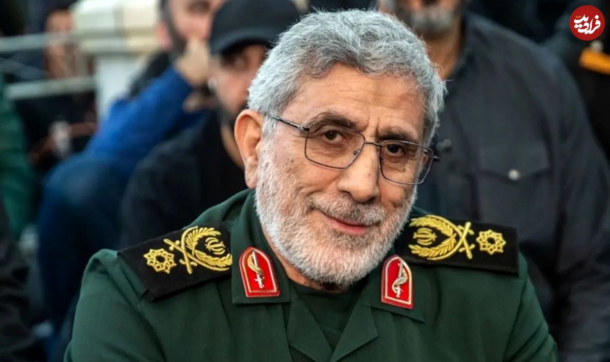 عکس؛ سفر در زمان؛ «سردار قاآنی» در جوانی و در جلسه فرماندهان در جبهه؛ دهه 60