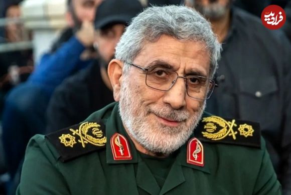 عکس؛ سفر در زمان؛ «سردار قاآنی» در جوانی و در جلسه فرماندهان در جبهه؛ دهه 60