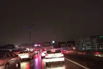(ویدیو) بازی با جان انسان‌ها در اتوبان حکیم تهران؛ جنون سرعت راننده پرشیا