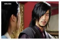 عکس| سفر زمان؛ چهرۀ «دوجین» 17 سال بعد از «امپراتور بادها» در 48 سالگی