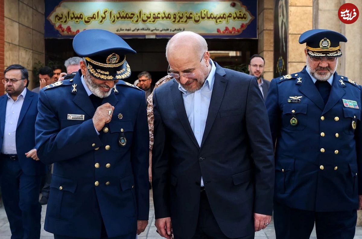 عکس؛ سفر در زمان؛ «قالیباف با لباس نیروی انتظامی در مجلس»؛ سال 1383