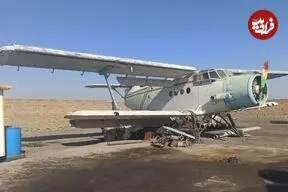 عکس| سفر زمان؛ گلشن الملوک قهرمانی قاجار، دو خلبان و یک هواپیمای قدیمی در فرودگاه قلعه مرغی