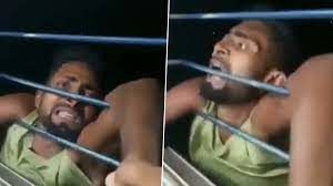 (ویدئو) مجازات ترسناک یک سارق هنگام سرقت در قطار! 