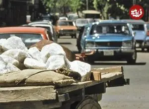 عکس| سفر زمان؛ «گاری نمکی با الاغ» در یکی خیابان‌های تهران؛ سال 1355