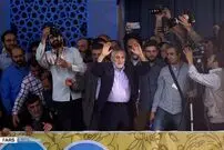 تصاویر/ بوسه منصور ارضی بر دست رئیسی