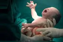 آمار زایمان‌های اورژانسی تهرانی‌ها در آمبولانس و خانه