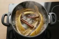 فوایدی که از جوشاندن «پوست موز و دارچین» به دست می‌آورید