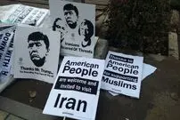 توزیع نشریه علیه دولت در راهپیمایی