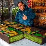 ببینید| غذای روستایی در آذربایجان؛ تهیه شکلات دبی غول پیکر در طبیعت