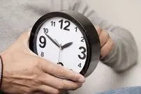 تاریخچه تغییر ساعت در ایران؛ سال ۱۴۰۲ باید ساعت‌ها را جلو ببریم؟
