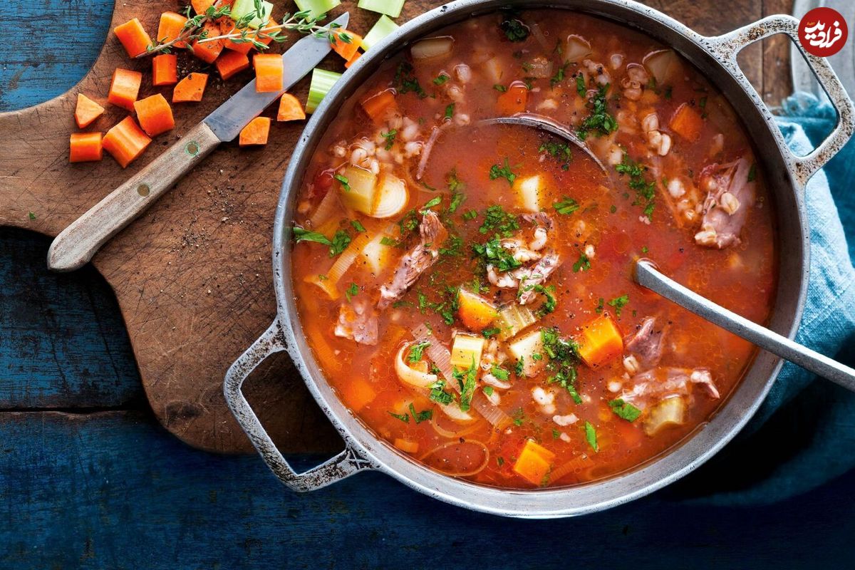 طرز تهیه سوپ جو رستورانی، خوشمزه و مجلسی