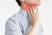 علت تغییر صدای افراد سیگاری؛ آیا آب یخ به حنجره آسیب می زند؟