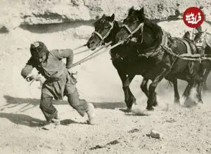 عکس| سفر زمان؛ «بالا رفتن درشکه از سربالایی» در دوران قاجار