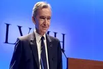 این مرد فرانسوی، ویترین فروشگاه‌ها را معابد آرزو کرد
