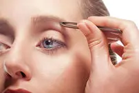 دلایل اصلی ریزش ابرو از مشکلات هورمونی تا سرطان