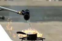 (ویدئو) لحظه ترسناک اضافه شدن آب به روغن داغ