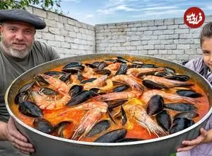 ببینید| غذای روستایی در آذربایجان؛ پخت خوراک با میگوی ببری و صدف در روستا