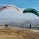 عکس| سفر زمان؛ پاراگلایدرسواری دختران در شهران؛ سال 77