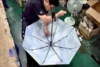 ببینید| فرآیند دیدنی تولید انبوه چتر در کارخانه ای در کره جنوبی