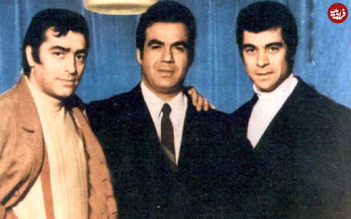 عکس؛ سفر در زمان؛ «ناصر ملک مطیعی» در حال خارج شدن از خانه شخصی اش؛ دهه 50