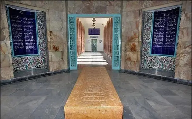عکس| سفر به ایران قدیم؛ «مقبرۀ سعدی» در حدود یک قرن قبل