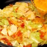 ببینید| با کلم و تخم مرغ این غذای جدید و ساده را درست کنید