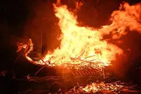 آیا وایکینگ‌ها واقعاً با تیر آتشین کشتی‌های تشییع جنازه را آتش می‌زدند؟