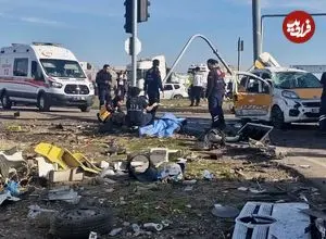 ببینید؛ لحظه دلخراش متلاشی کردن یک خودروی سواری توسط تریلی مقابل دوربین‌های مدار بسته با ۴ کشته