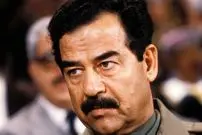 عکس| سفر در زمان؛ «صدام حسین» در حال  بازدید از مناطق شمالی عراق؛ سال 1377