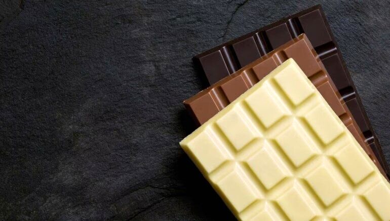 شکلات تلخ یا شکلات شیری ؛ کدام یک برای سلامت شما بهتر است؟